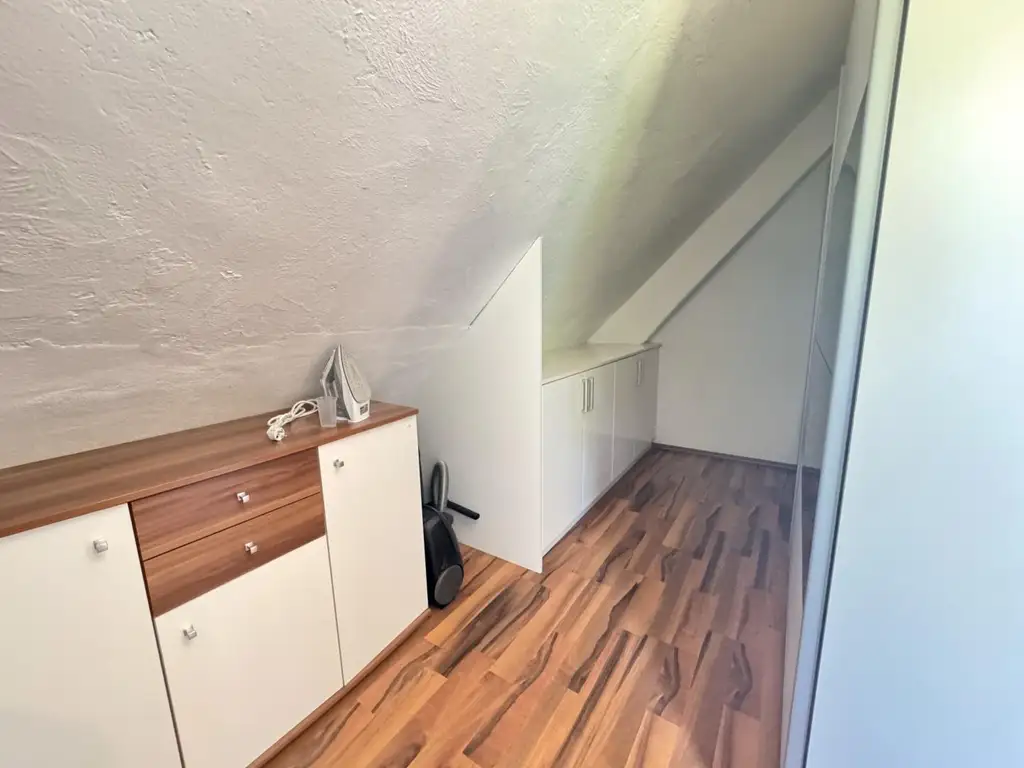 Großzügiges Wohnhaus mit 4 Wohneinheiten in herrlicher Aussichtslage - nähe Graz