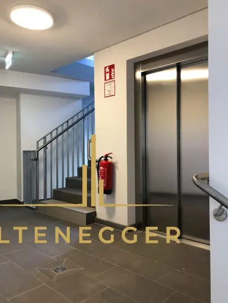 Helle 2-Zimmer Wohnung mit Terrasse im 3. Stock - für Singles oder Paare