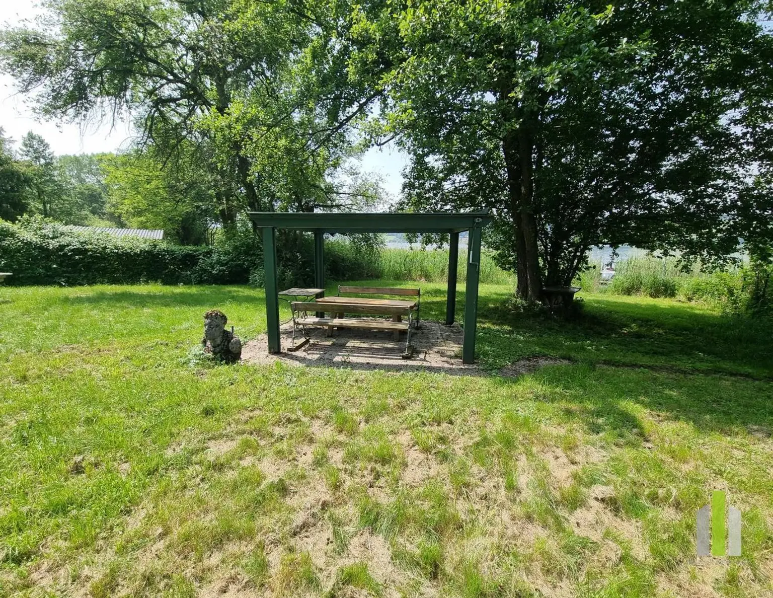 Seegrundstück mit Steg, Boje & Weinfass-Schlafplatz - direkt am Obertrumer See!