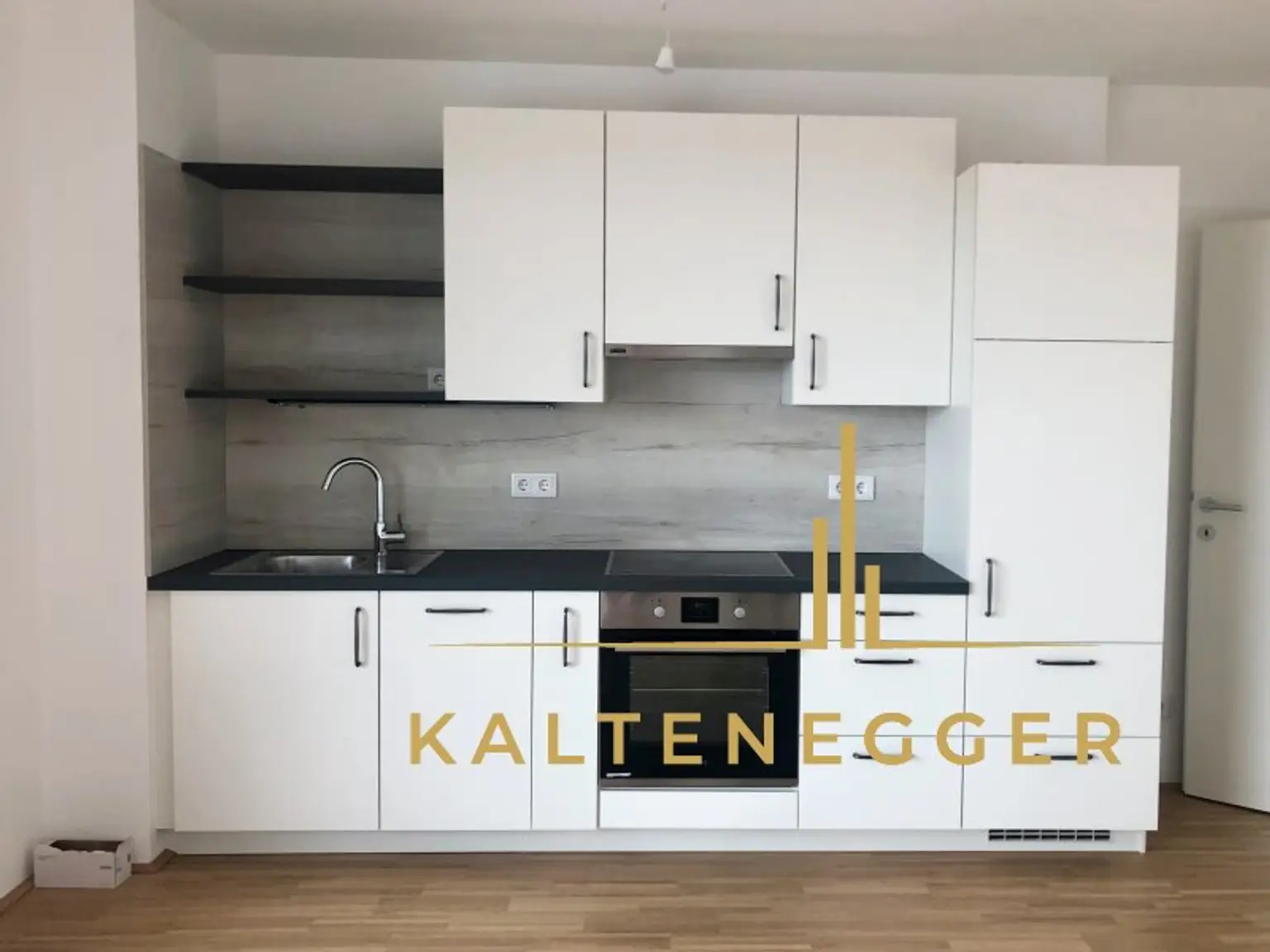Helle 2-Zimmer Wohnung mit Terrasse im 3. Stock - für Singles oder Paare