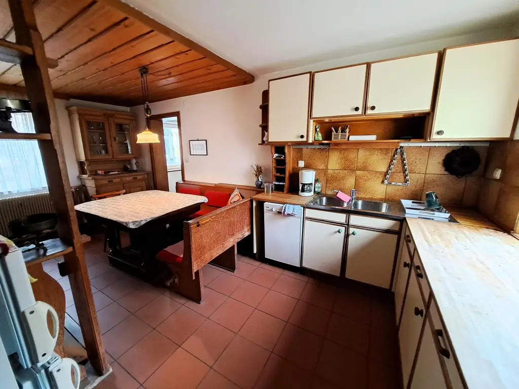 charmantes Wohnhaus mit zwei Wohneinheiten, Innenhof-Garten und Werkstatt - Steyr/Steyrdorf