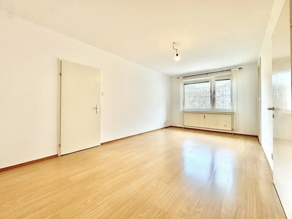 Ca. 9 Minuten vom Augarten! U6 in Gehweite I ruhige Loggia I Innenhoflage I