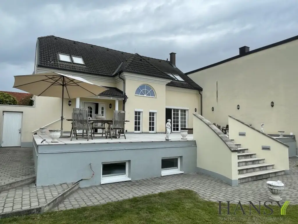 Traum Stilvilla in Tribuswinkel: Modernisiert mit Garten, Garage & 5 Zimmern!