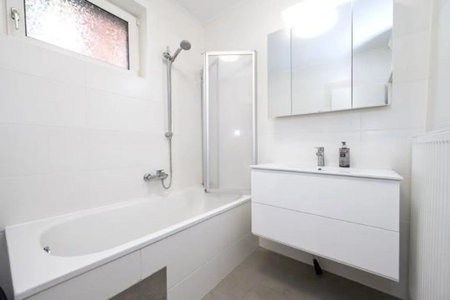 Badezimmer (EG)