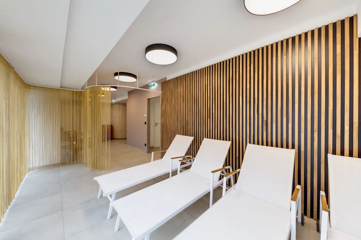Moderner Neubau - Singlewohnung mit Freifläche, provisionsfrei mit gratis Jahreskarte Wr. Linien