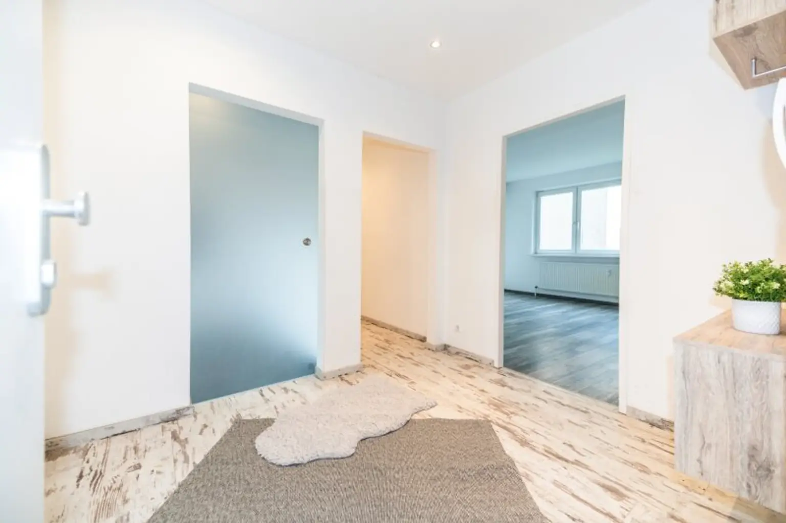 PROVISIONSFREI I LOGGIA I HELLE RÄUME I RUHELAGE I LIFT I ZENTRALE LAGE I EINBAUKÜCHE I FAMILIENFREUNDLICH I PROJEKT WOHNEN I