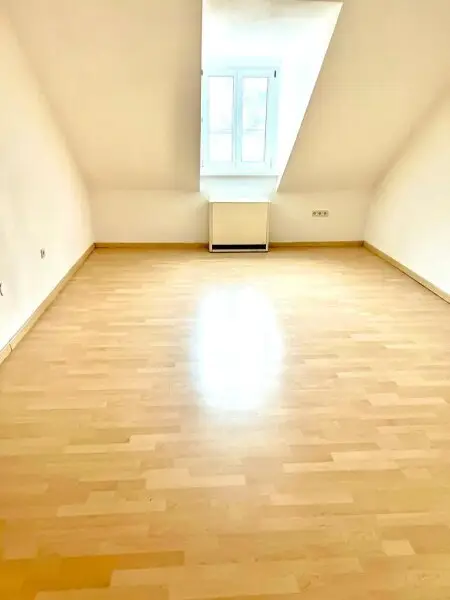 3-Zimmer-Wohnung mit großem Balkon zur Vermietung !