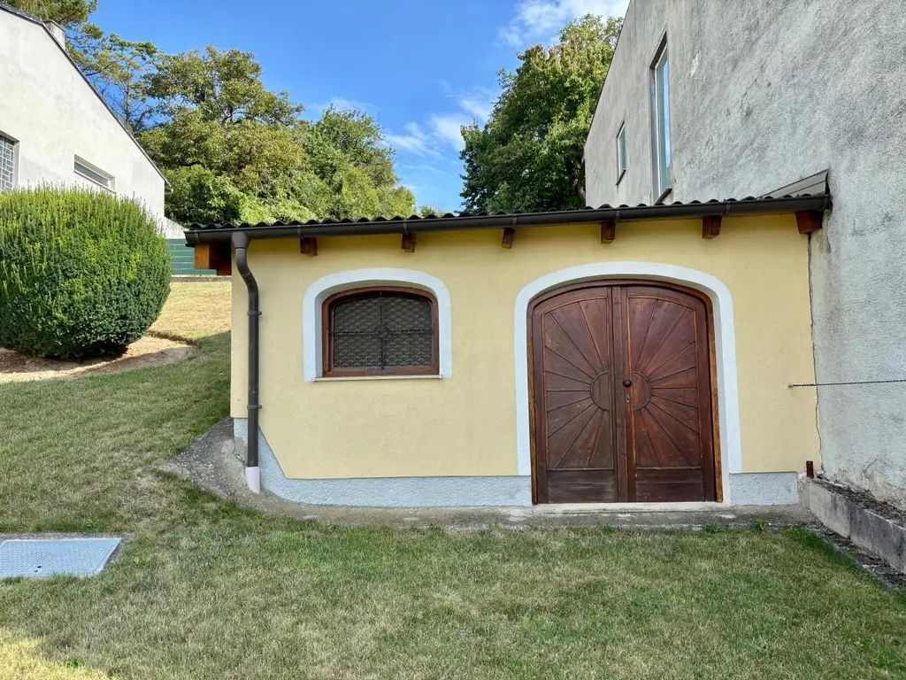 Einfamilienhaus mit großem Grund