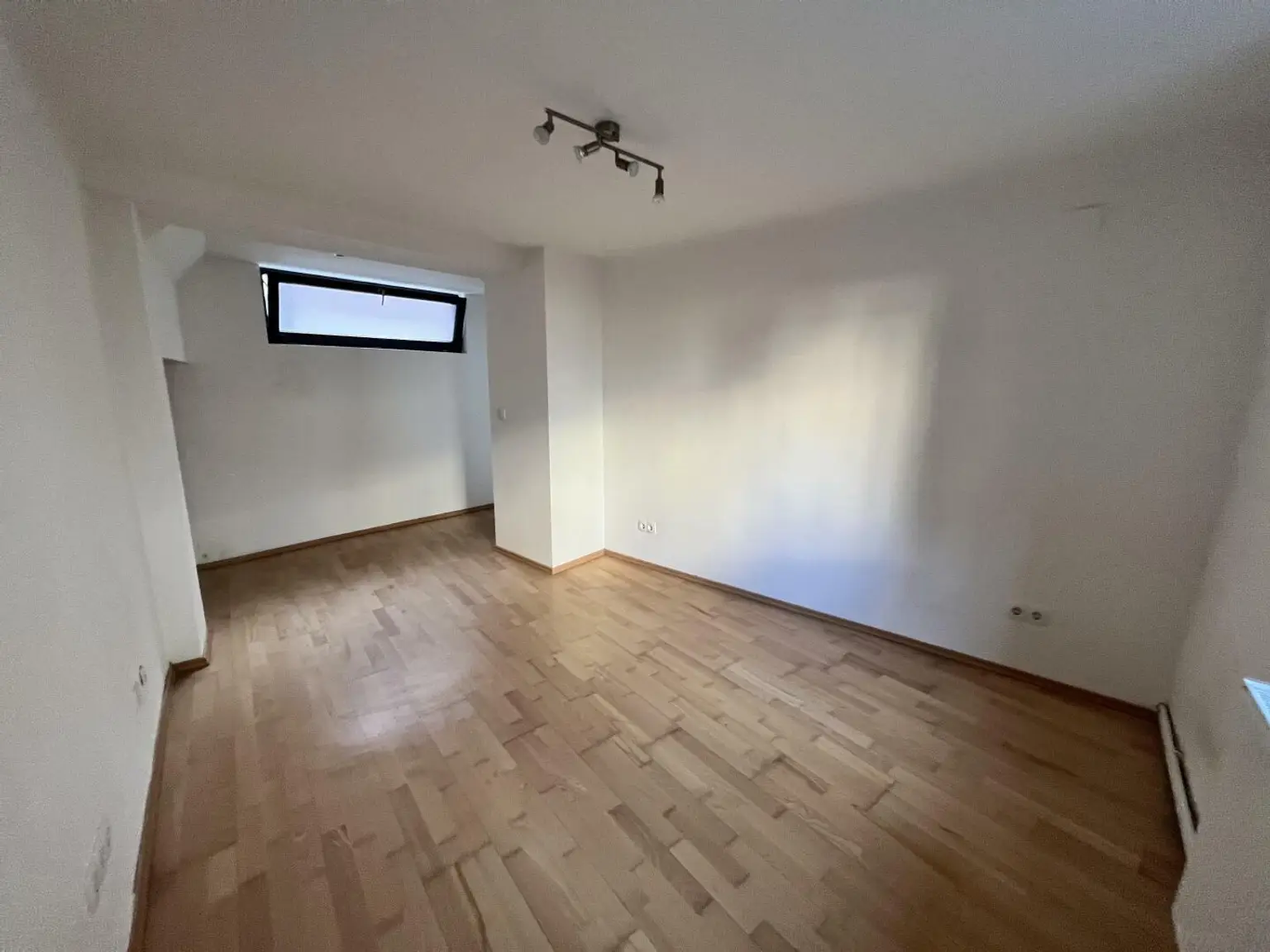 20221007_080414418_iOS