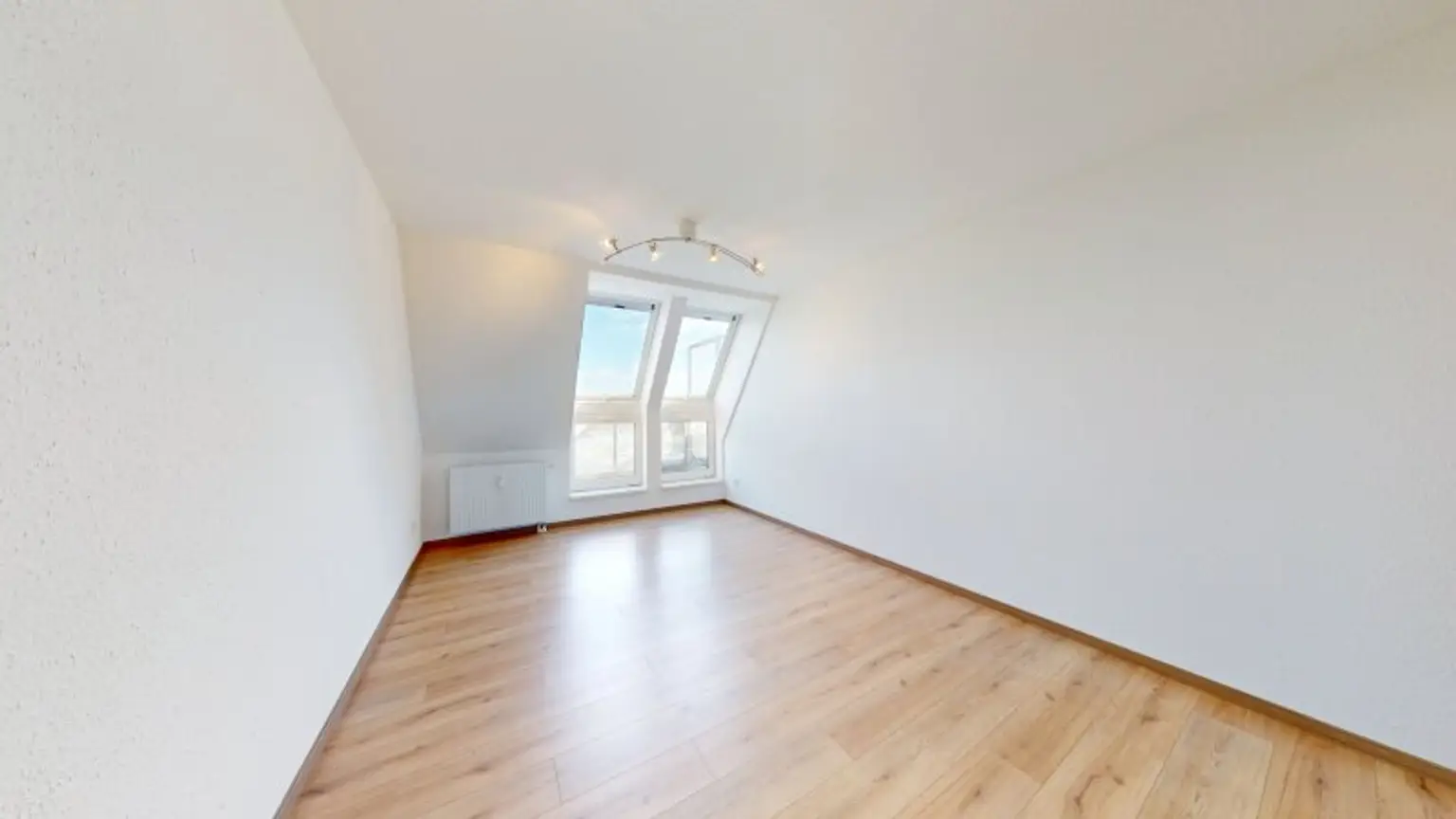 Terrasse mit Fernblick | zentral begehbar | Garage | Top-Anbindung