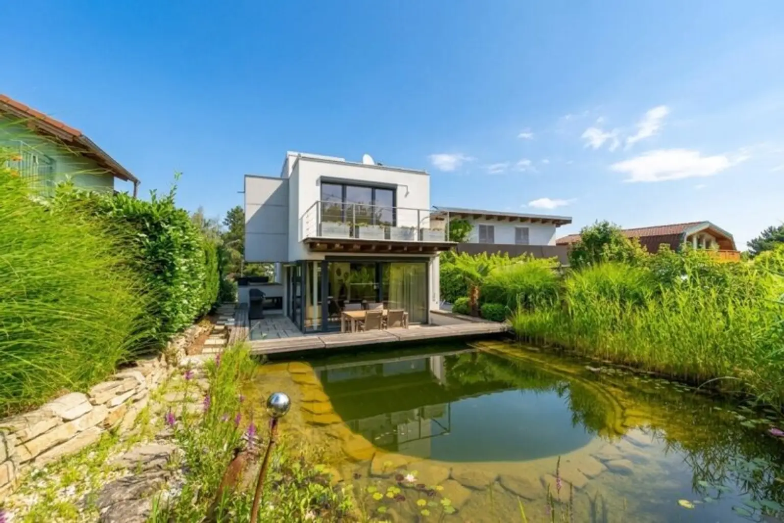 gartenseitige Hausansicht