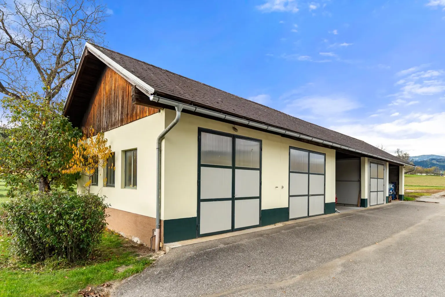 Wirtschaftsgebäude/Garage