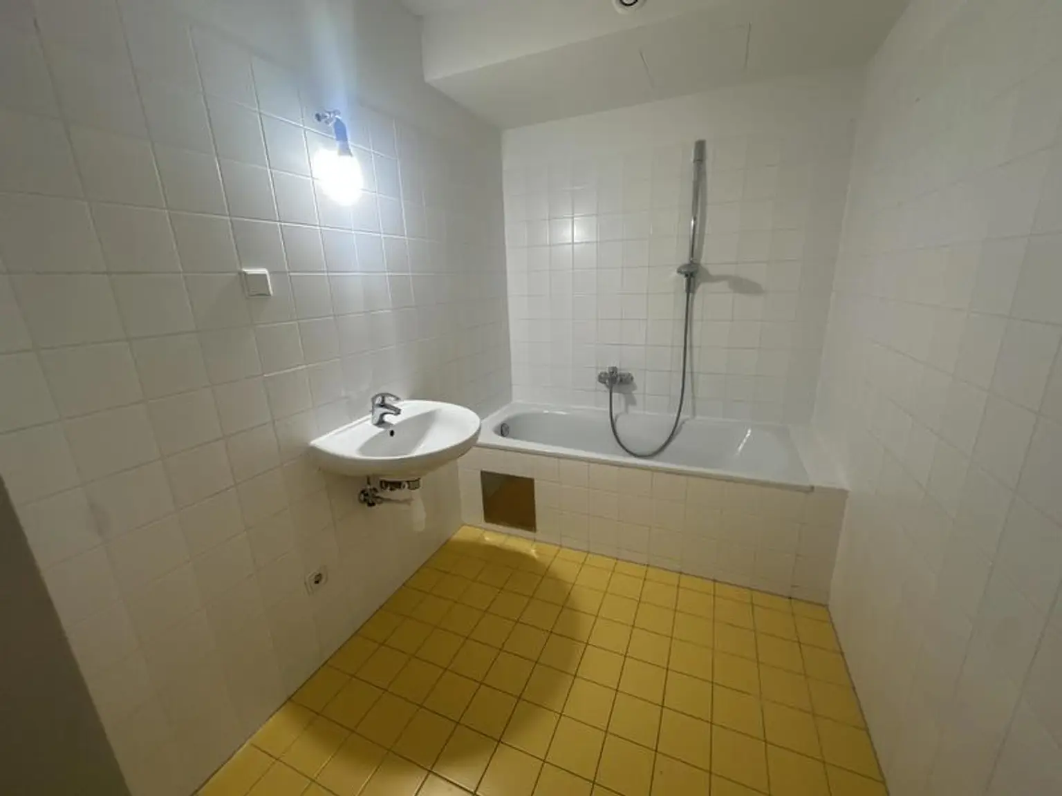 3 Zimmer mit Loggia