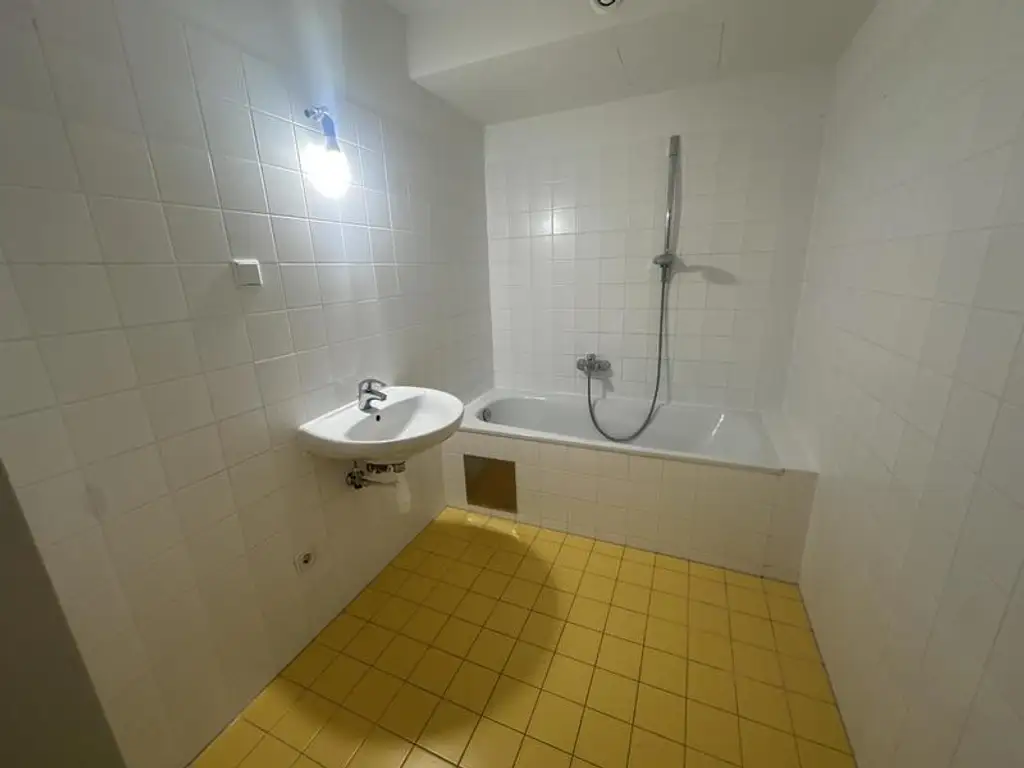 3 Zimmer mit Loggia