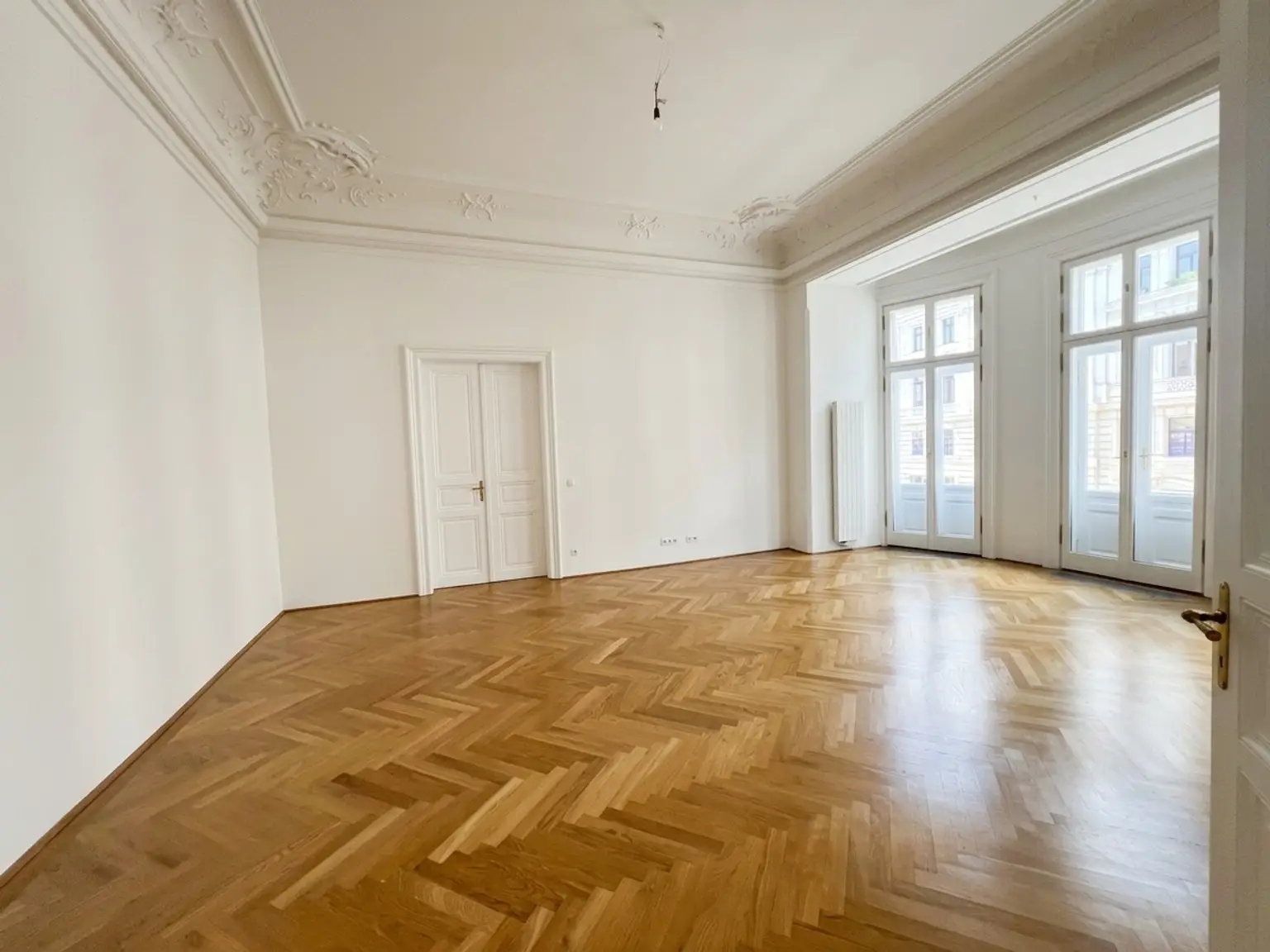 Prunkvolle Altbau-Wohnung im repräsentativen Haus / Wonderful apartment in a representative building