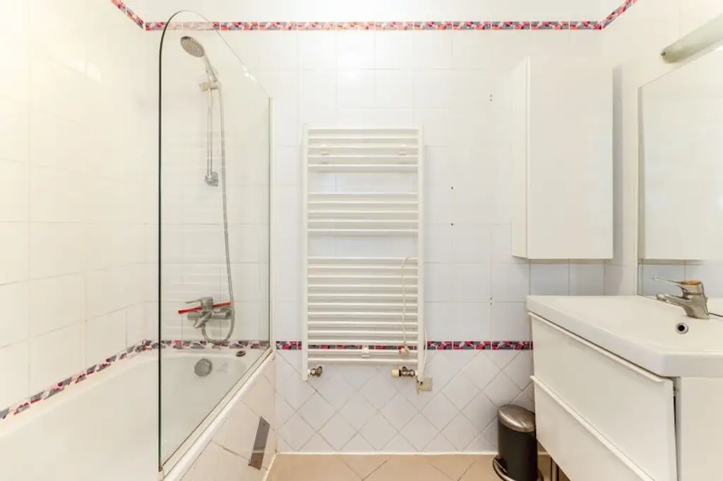 Charmante Wohnung in Hietzing – Stil, Raum und Atmosphäre in der Testarellogasse