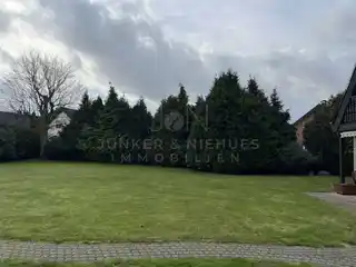 weitläufiges Grundstück