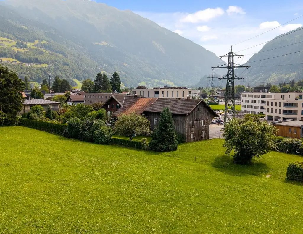 Grundstück mit Altbestand