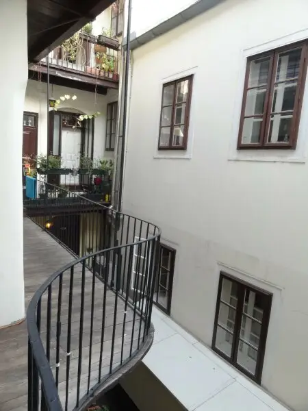 Kunst, Kultur, Citylife - charmante 3-Zimmer-Altbauwohnung bei Schwedenplatz!