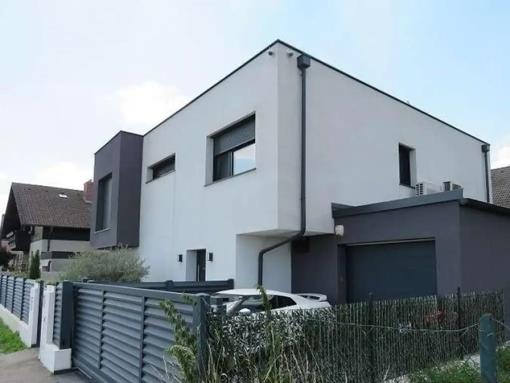 Traumhaft LUXURIÖS AUSGESSTATTETES SMART EFH in Leopoldsdorf: Wfl. 196m², 6 Zimmer, Balkon & Terrasse! + PHOTOVOLTAIK ANLAGE mit STROMSPEICHER + beheizter POOL  + GARAGE + GRILLPLATZ +