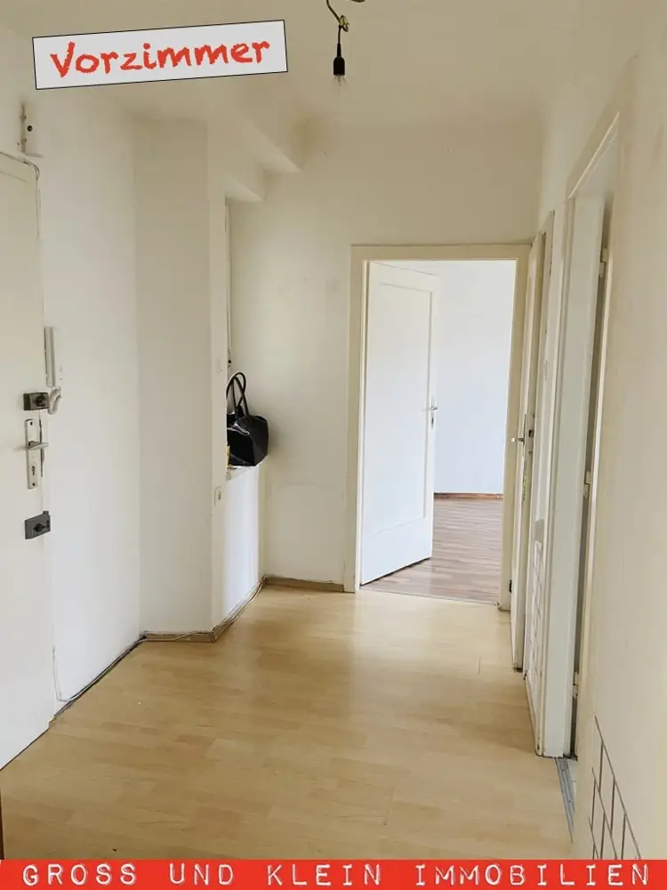 Zimmer_Küche_
Kabinett  - Wohnung 

Gute Lage_zwischen
2 U-Bahn-Stationen