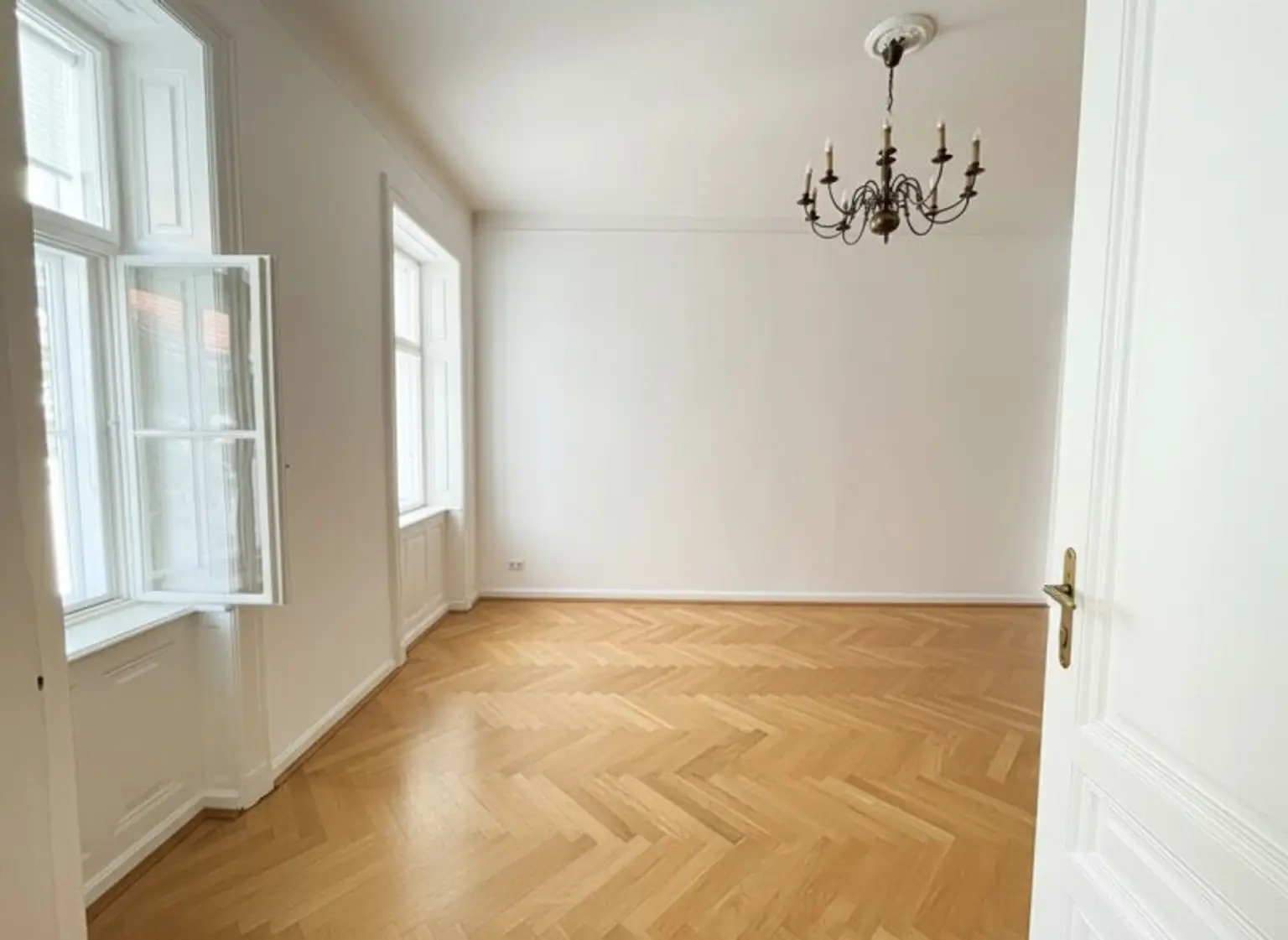 Charmante Altbauwohnung in ruhiger Innenhoflage