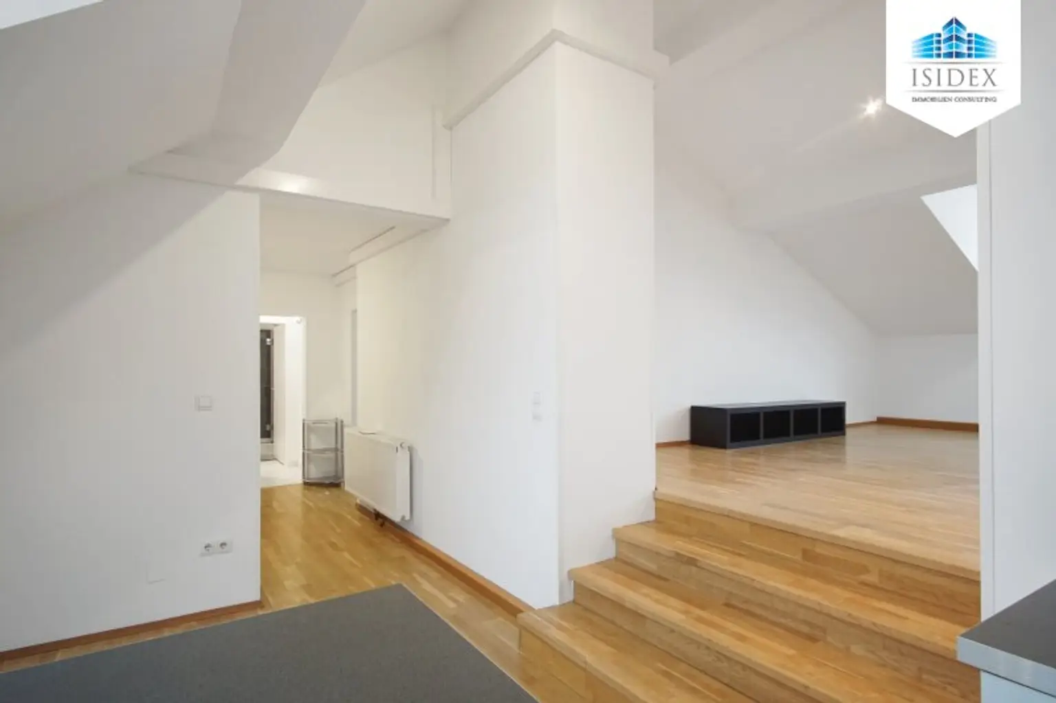 **NEU** Top ausgestattete 3-Zimmer DG-Maisonetten-Wohnung mit großzügiger TERRASSE und SAUNA! Perfekte Lage!!