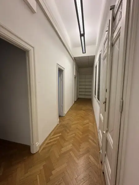 Büro nähe Karlskirche ab SOFORT