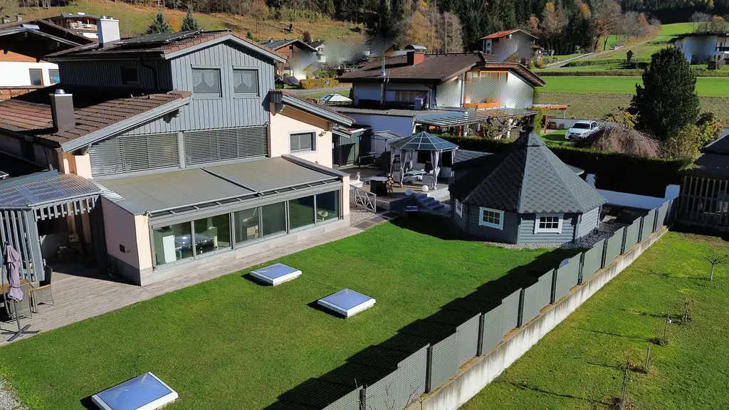 Die "besondere Immobilie"  - perfektes Wohnhaus mit zwei eigenständigen Wohneinheiten - nahe Lienz