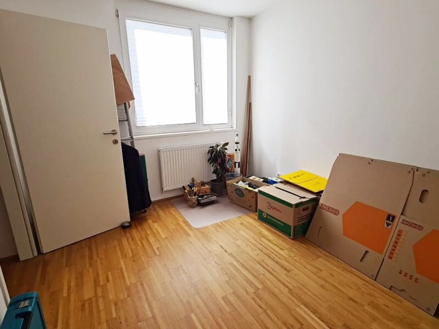 WAGRAMER STRASSE, sonnige 64 m2 Neubau mit 4 m2 Loggia, 3 Zimmer, Komplettküche, Wannenbad, Parketten, U1-Nähe