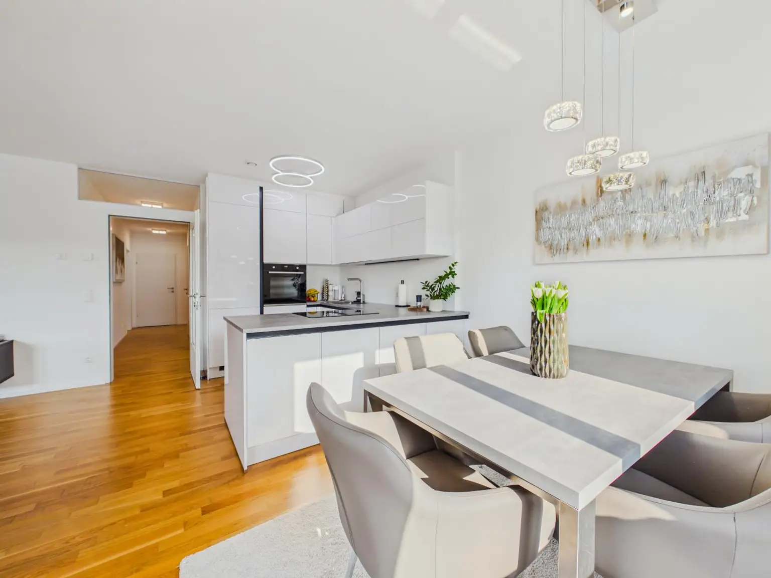 Wohn- und Essbereich 6