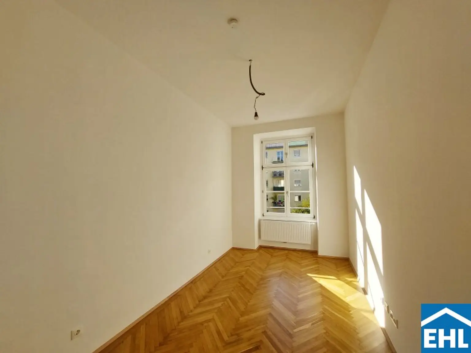 ERSTBEZUG nach Sanierung - WG-Hit mit 6 Zimmer im Karmeliterviertel