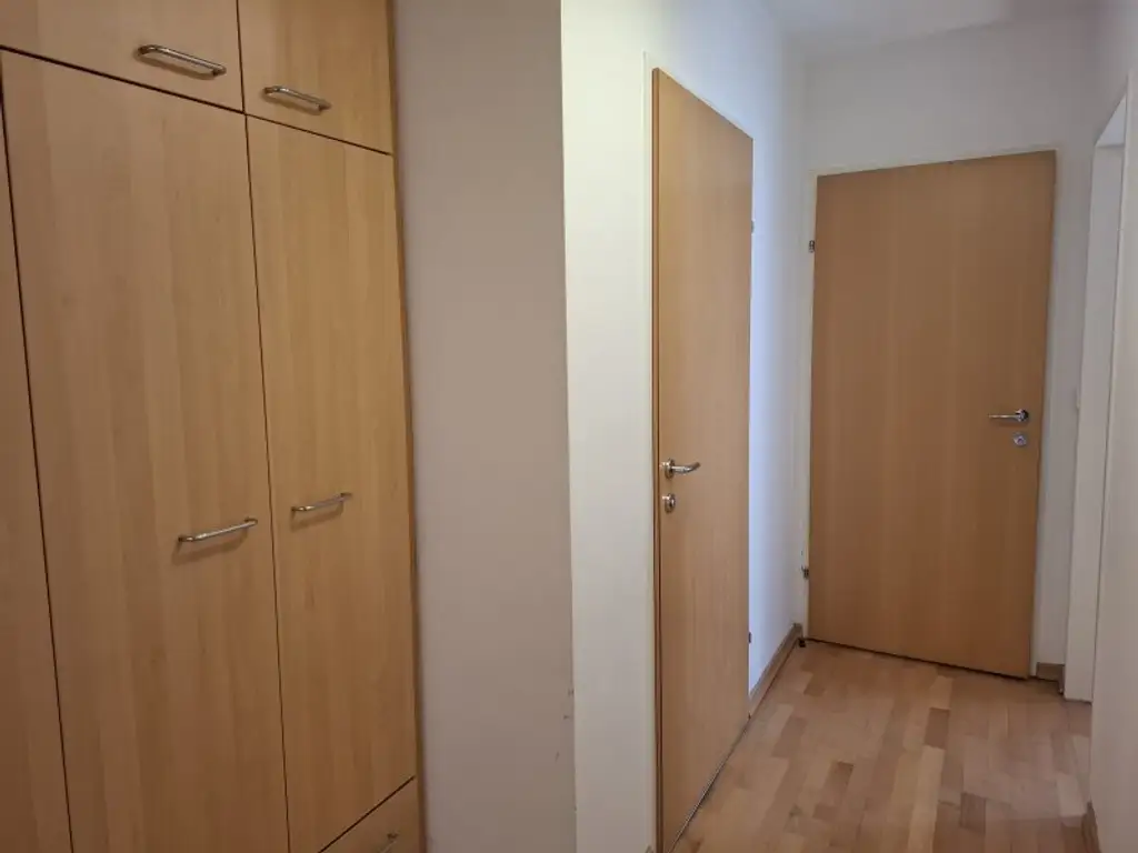 3 ZIMMER  WOHNUNG - HELL und RUHIG ab 01.10.2025