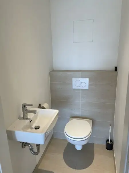 TOP 2-ZIMMMER-WOHNUNG ++ TERRASSE MIT FERNBLICK/GARAGE ++ NÄHE SCHWECHAT!