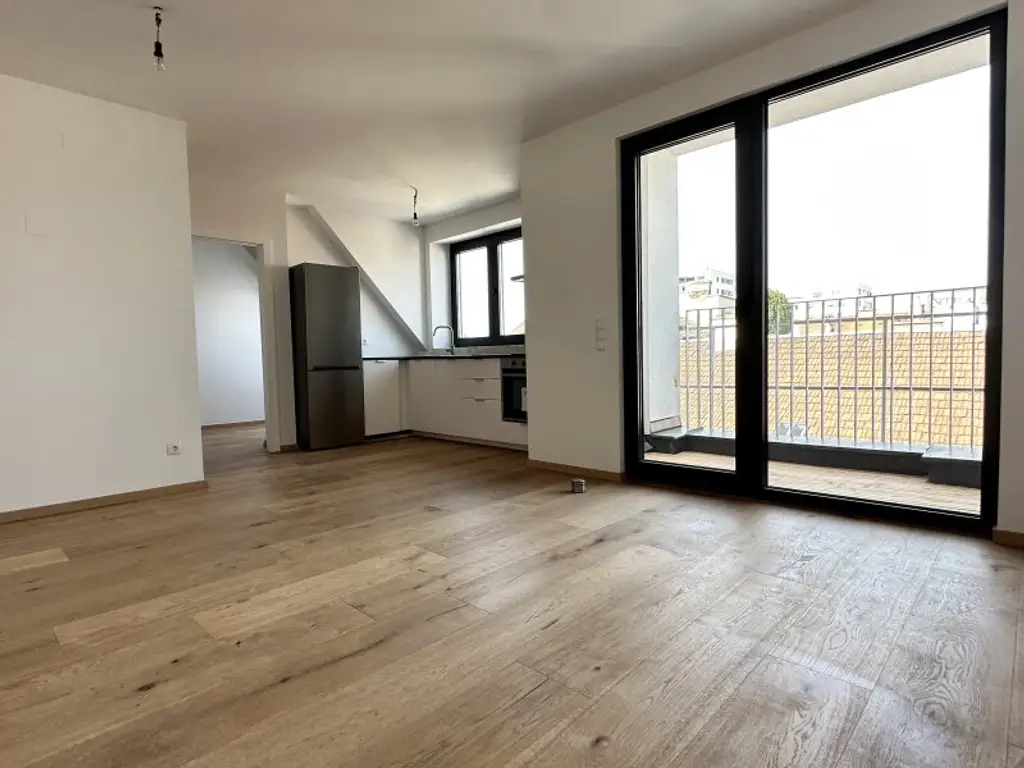 ZWEITBEZUG: 3-Zimmer-Wohnung mit Loggia in der Varnhagengasse