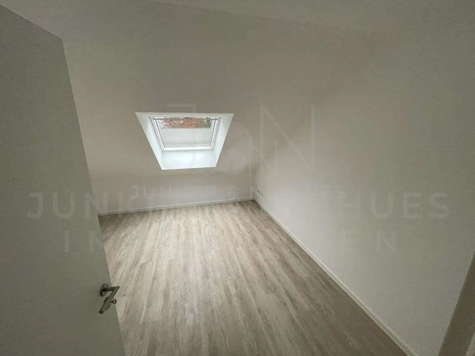 DG links Zimmer