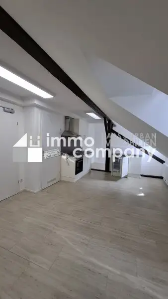 Charmante 1-Zimmer-Dachgeschosswohnung mit Einbauküche in Wildon