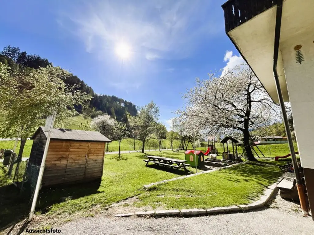 WOHNEN im Grünen nur wenige Autominuten von Innsbruck entfernt: Sonniges Grundstück mit geplanter Gartenwohnung zu kaufen!