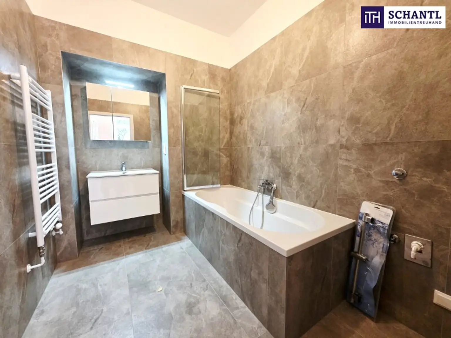 Ein Wiener Märchen beim Kutschkermarkt! Altbaucharme, Absolute Ruhelage, Flügeltüren, Hofidylle und Balkon-Glück! Prunkvolles Stiegenhaus + Beste Infrastruktur! Jetzt zugreifen!