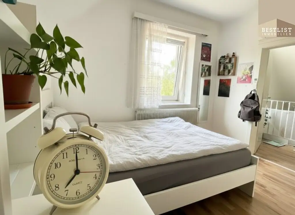 Einfamilienhaus mit Zubau - Tiefgarage und Garten