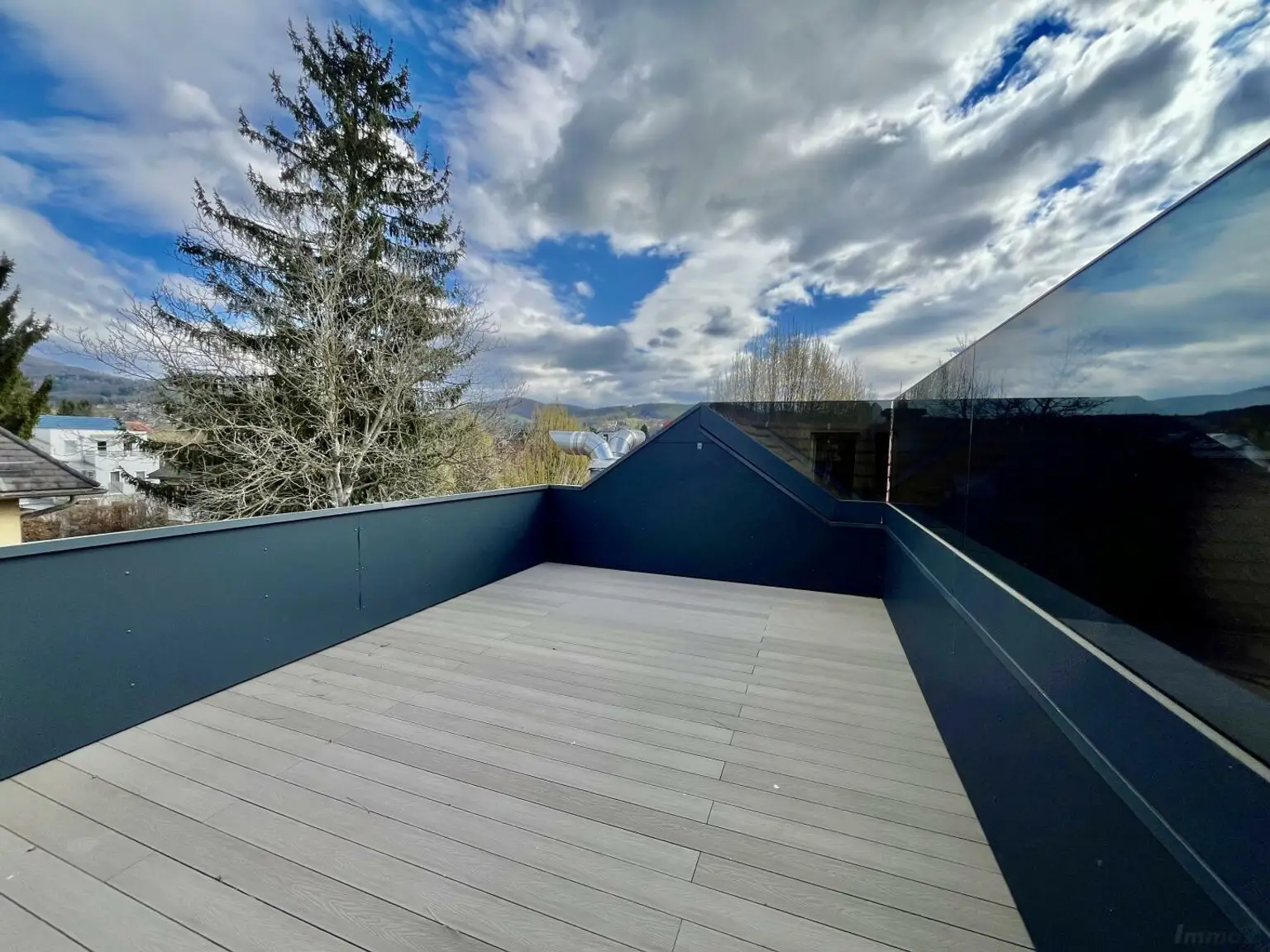 Maisonette: 1.OG und Dachgeschoss mit uneinsichtiger Dachterrasse, Parkplatz, top Ausstattung, Andritz