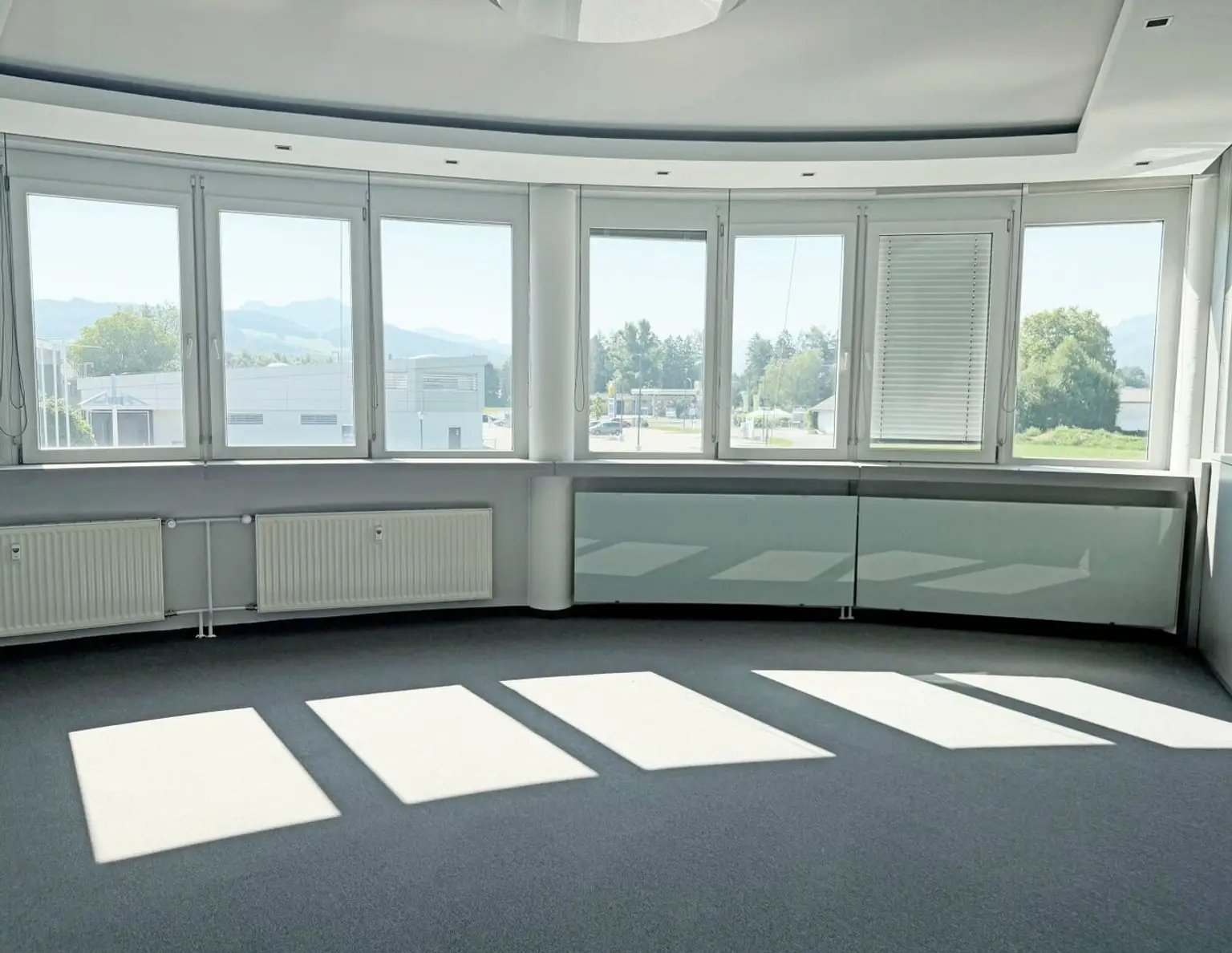 Modernes Büro mit Untersbergblick - Top Lage im Gewerbepark Anif