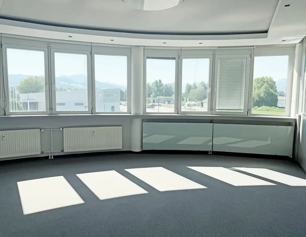 Modernes Büro mit Untersbergblick - Top Lage im Gewerbepark Anif