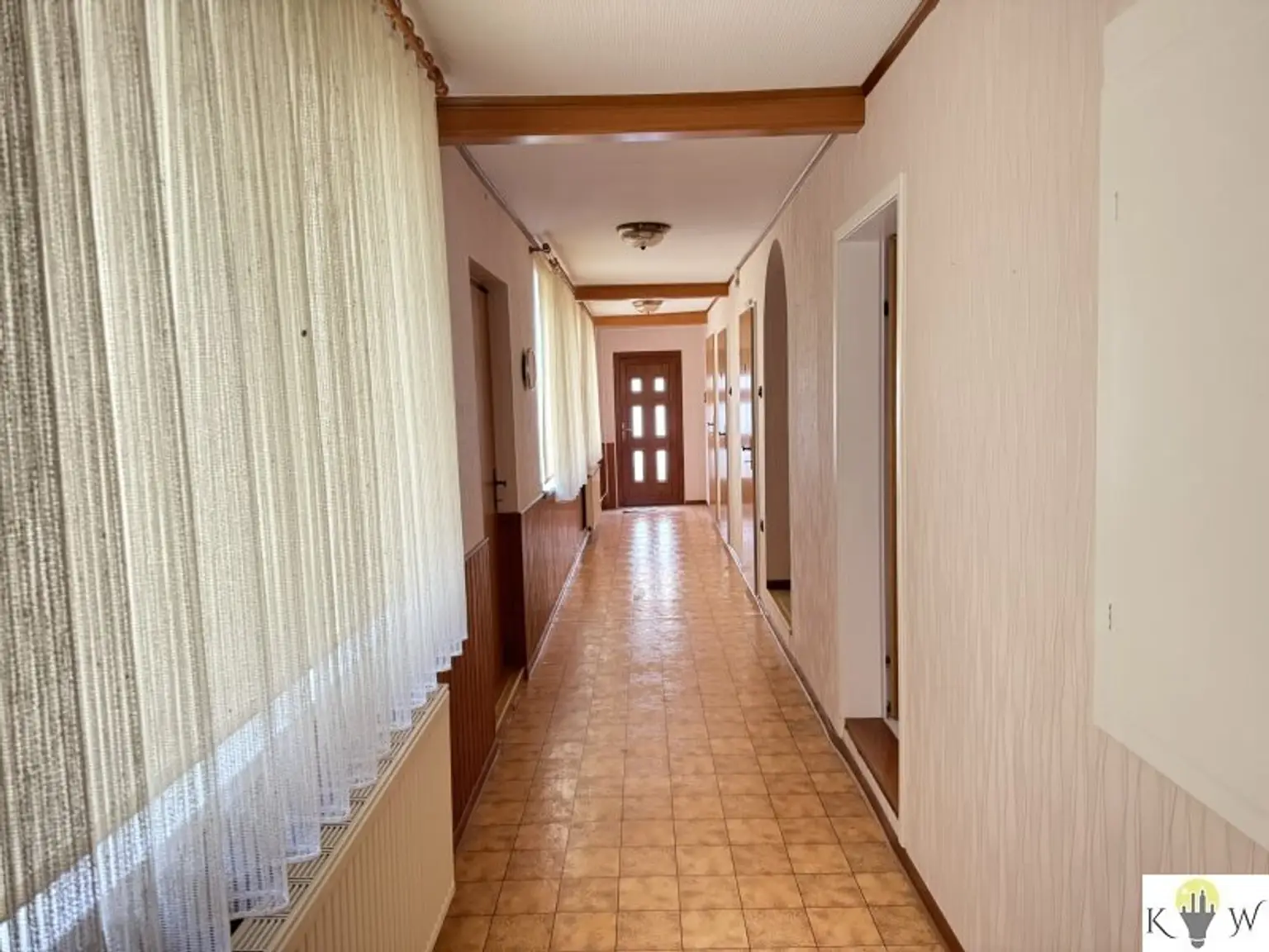 Charmantes Wohnhaus mit vielseitigem Wirtschaftsgebäude & Pool – Wohnen und Arbeiten unter einem Dach!