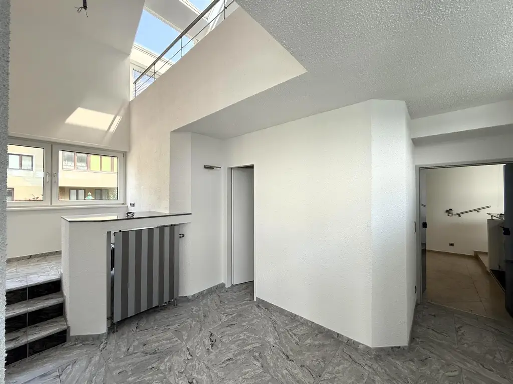 Modernes Atelier, Loft, Dachterrasse im Neunzehnten // Modern Studio, loft, roof terrace in the nineteenth //