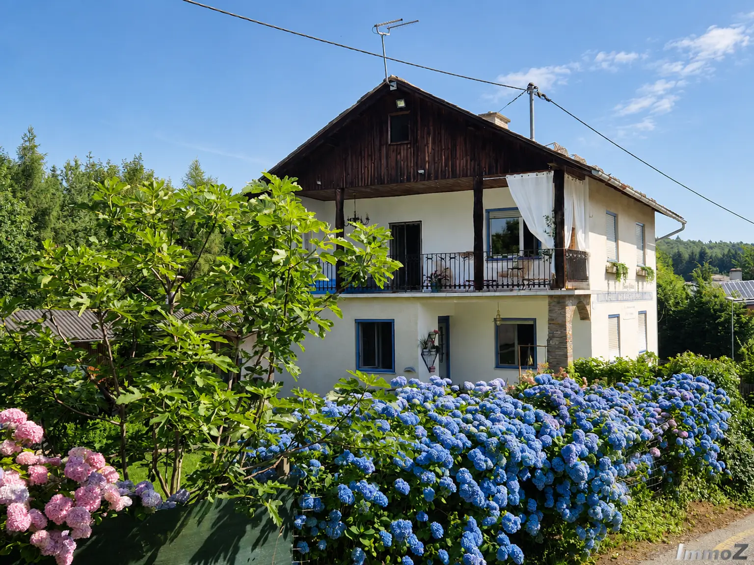 Haus im Sommer final