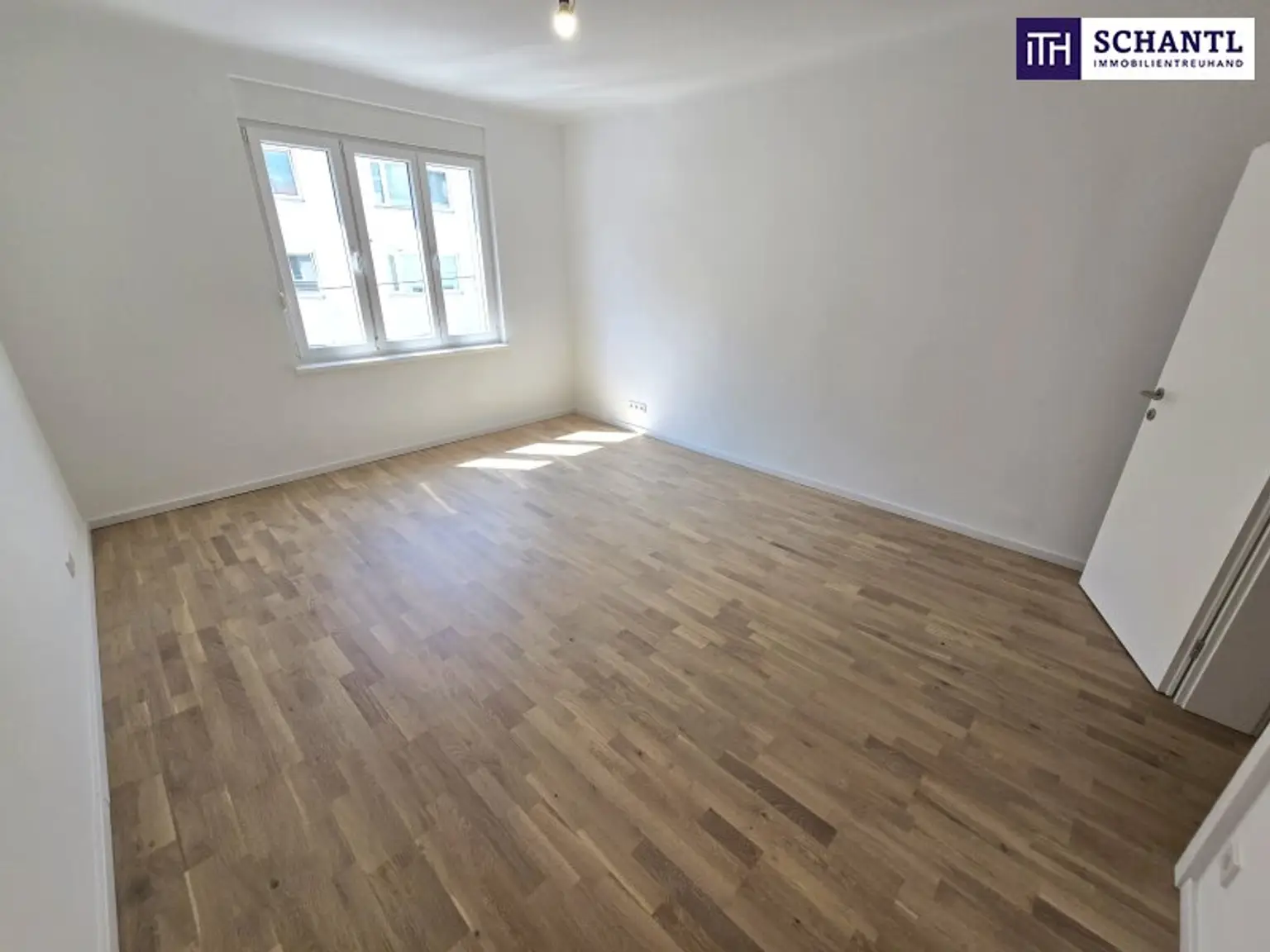Rasenmäher statt Straßenlärm! TOP saniert + Herrlicher Eigengarten + Hofseitiger Balkon + Viel Grün + Viel Lebensqualität + Absolute Ruhelage + Ideale Raumaufteilung! Besser geht´s nicht! Nicht lange zögern...