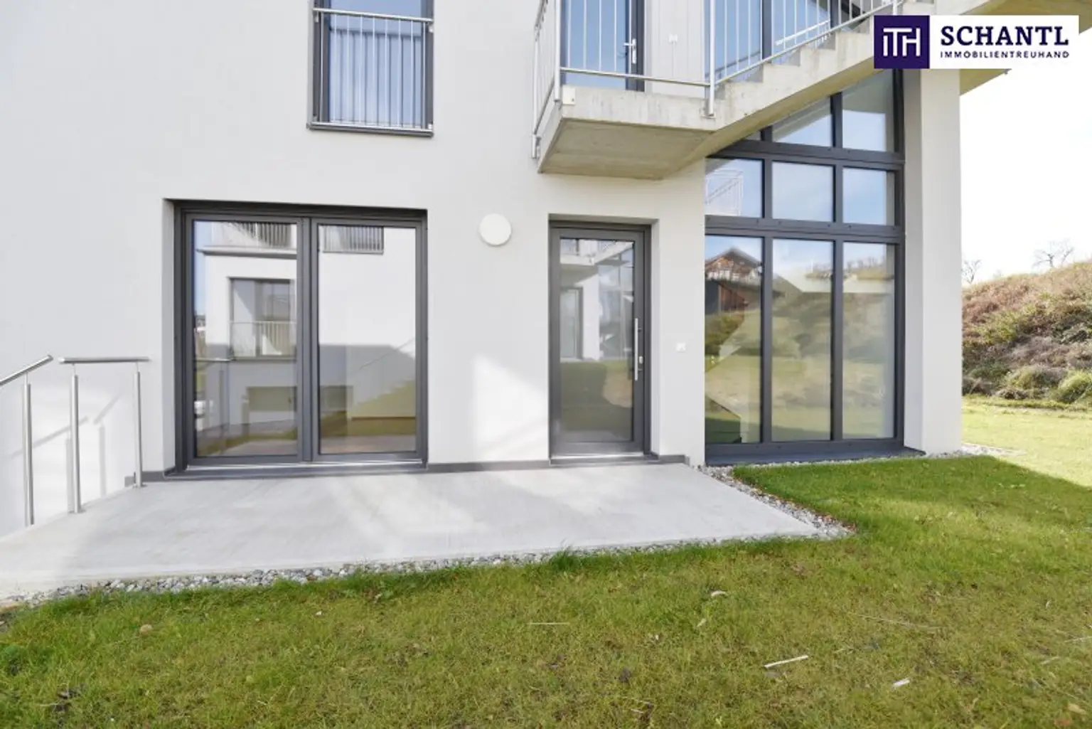 Exklusives Einfamilienhaus mit Panoramaterrasse in der steirischen Weingegend – Ein Wohnjuwel für höchste Ansprüche!