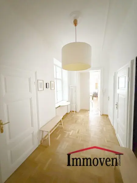 TOPLAGE und ALTBAUFLAIR - Repräsentative 3-Zimmerwohnung bei der Wiener Oper!