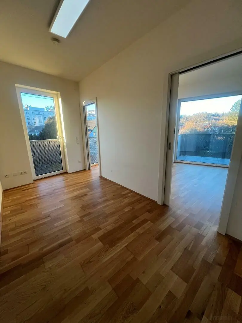 Neuwertige 2-Zimmerwohnung nähe LKH